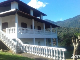 Casa a venda com 6 dormitórios em Guapimirim, lugar fresco em meio a Natureza.